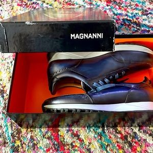 Magnanni men all leather dress sneaker sz 8.5. Gently worn.